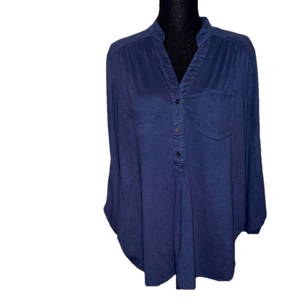 Intro Casual Elegance- Size Large - Buttery Soft Material Button Half